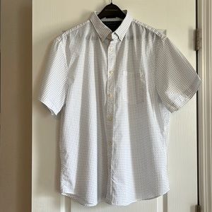 Short sleeve button up